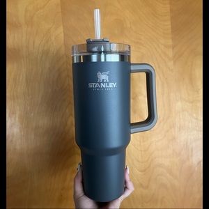 Stanley quencher 40oz coal